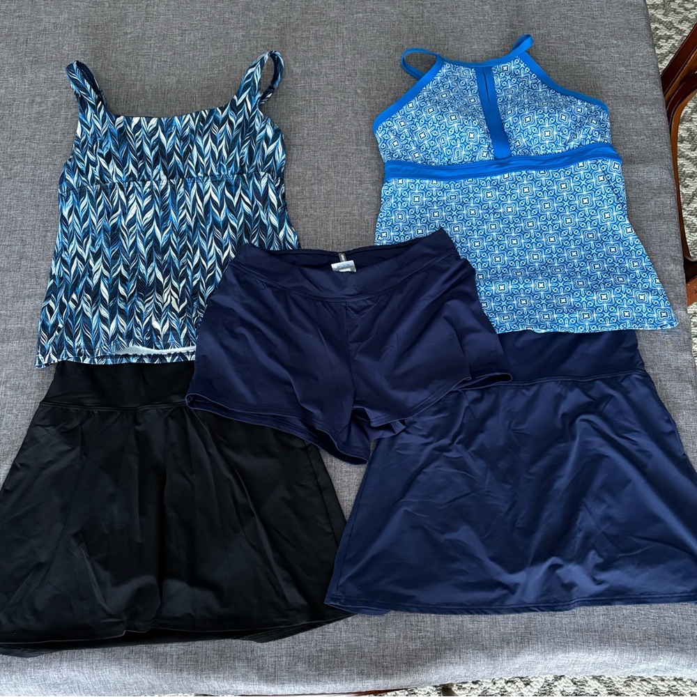 Lands End Swimwear Collection - 5 pieces - Mix and Match - Like New - Size 6